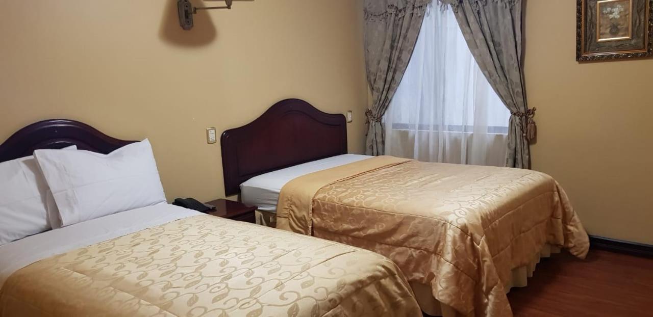 Hotel Prado Internacional Лоха Екстериор снимка