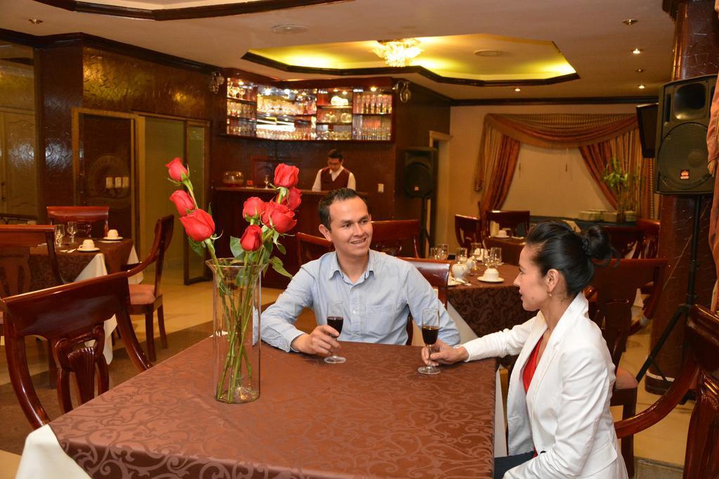 Hotel Prado Internacional Лоха Екстериор снимка